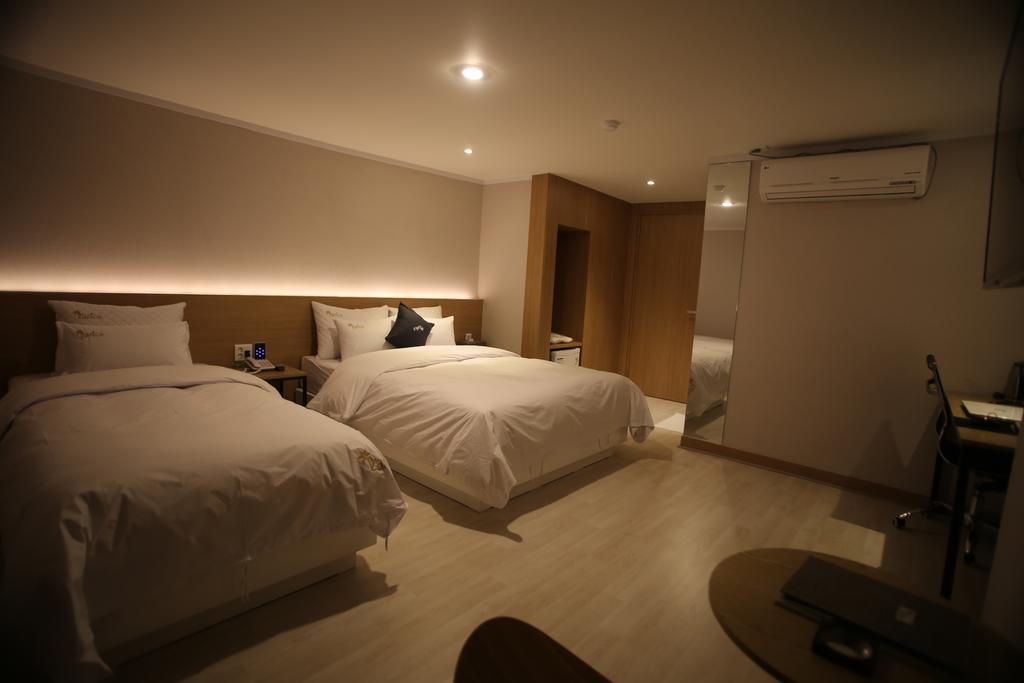 Vatica Hotel Dongdaemun Сеул Номер фото