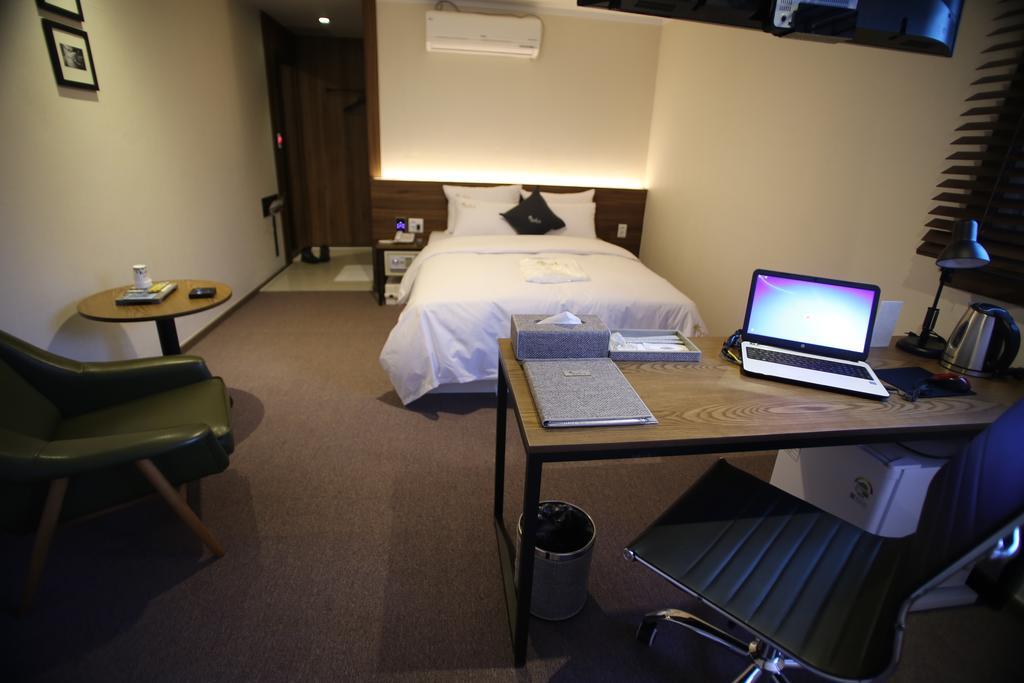 Vatica Hotel Dongdaemun Сеул Номер фото
